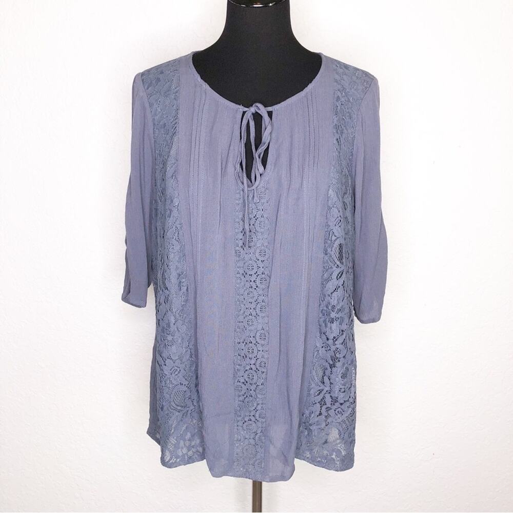 Torrid gray blue lace trim crinkle popover top size 00 or Medium / Large